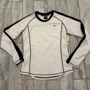 NEW Nike sphere women's small 4/6 white/black Retails $65